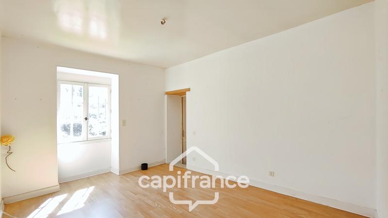 Maison - 335 m² - 20 pièces