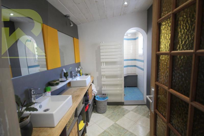 Propriété - 100 m² - 4 pièces