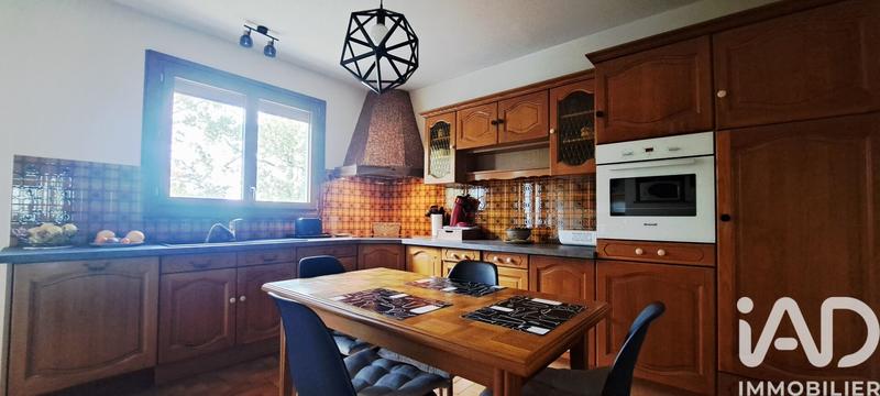 Maison - 229 m² - 7 pièces