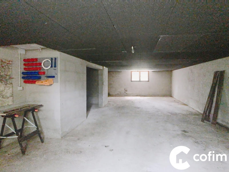 Maison traditionnelle - 176 m² - 7 pièces