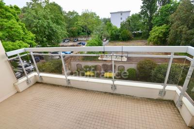 Appartement - 94 m² - 4 pièces