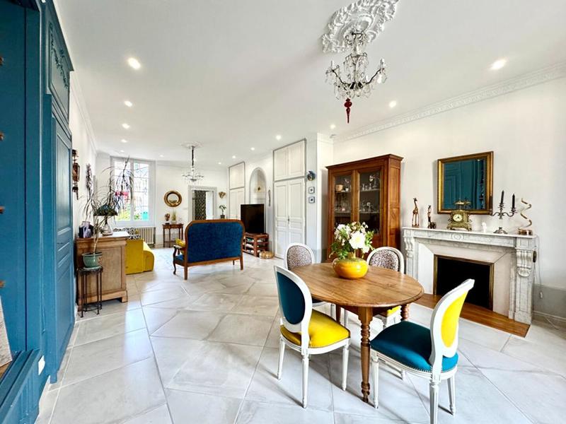 Appartement - 154 m² - 6 pièces