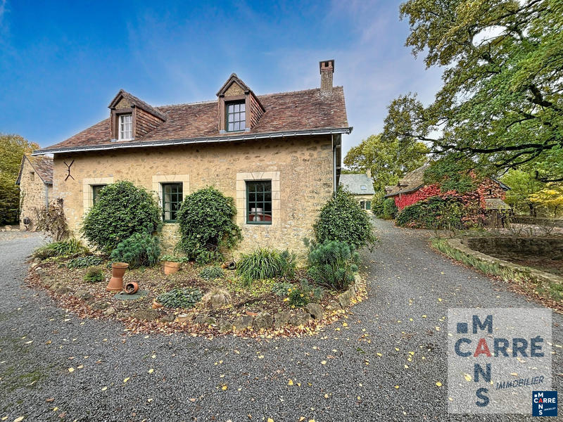 Maison - 380 m² - 10 pièces