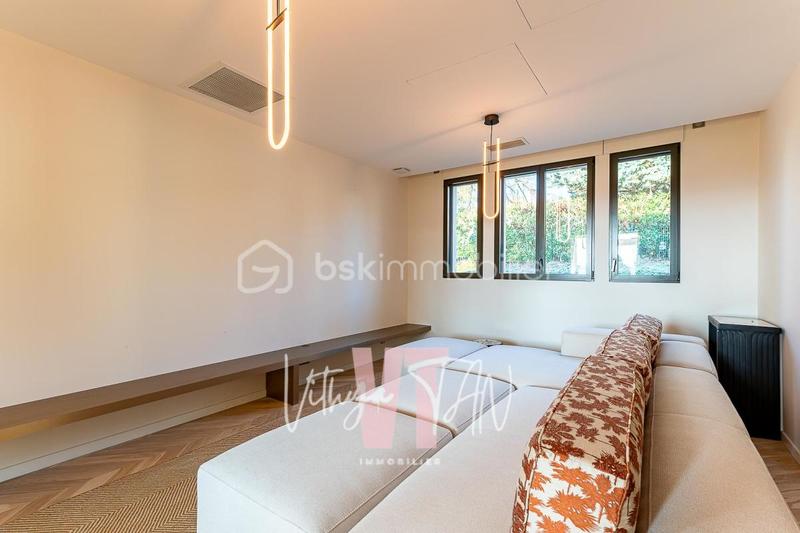 Villa - 368 m² - 10 pièces