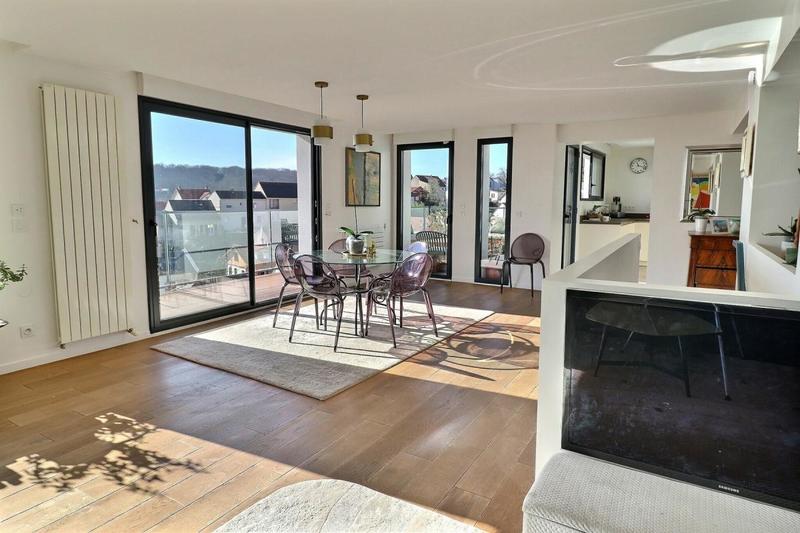 Demeure - 234 m² - 8 pièces