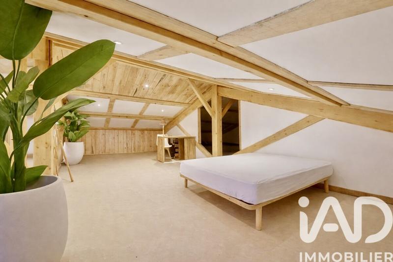 Maison - 140 m² - 9 pièces