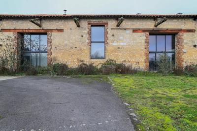 Maison - 250 m² - 7 pièces