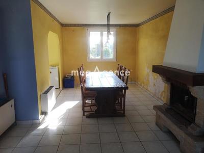 Maison - 96 m² - 5 pièces