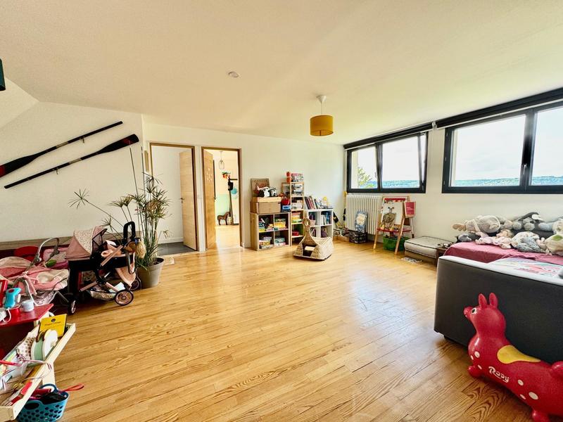 Maison - 200 m² - 7 pièces