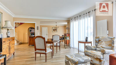 Maison - 180 m² - 7 pièces