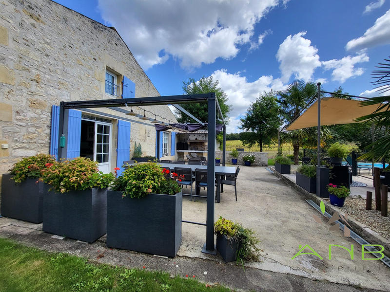 Maison - 200 m² - 10 pièces