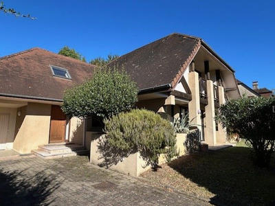 Maison - 160 m² - 7 pièces