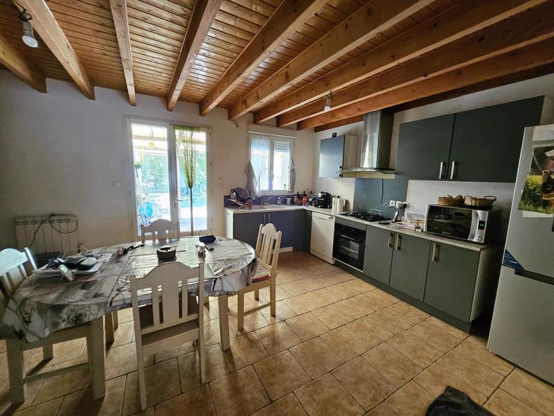 Maison - 250 m² - 10 pièces