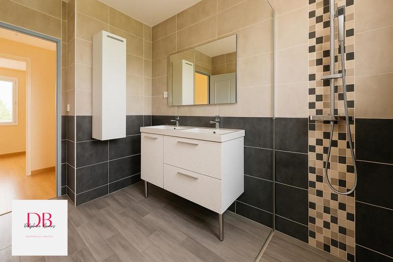 Maison - 92 m² - 5 pièces