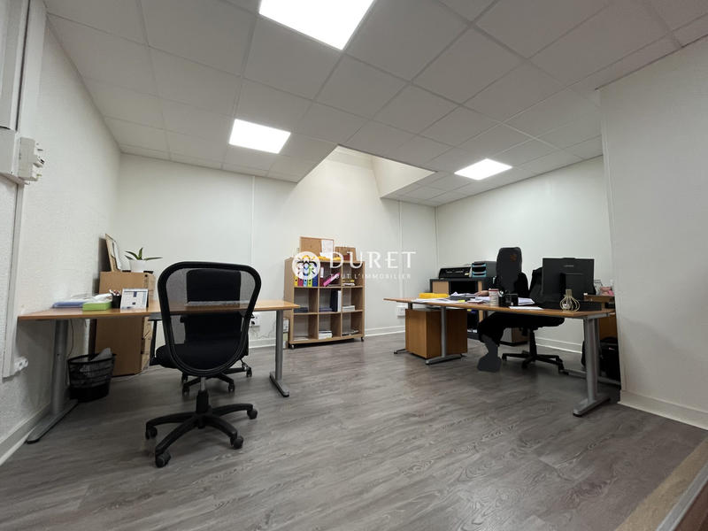 Local commercial - 138 m² - 4 pièces