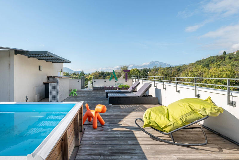 Appartement - 90 m² - 4 pièces