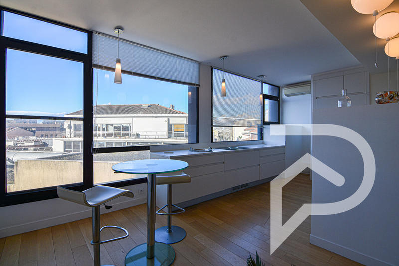 Appartement - 162 m² - 5 pièces