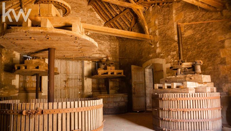 Propriété - 300 m² - 8 pièces