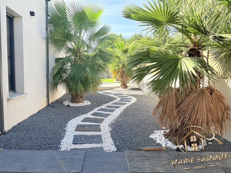 Maison - 229 m² - 7 pièces