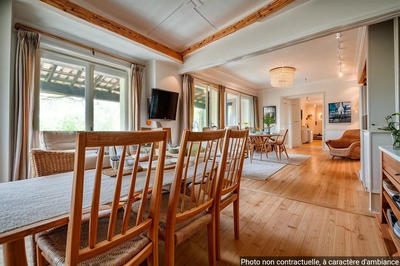 Maison - 234 m² - 8 pièces