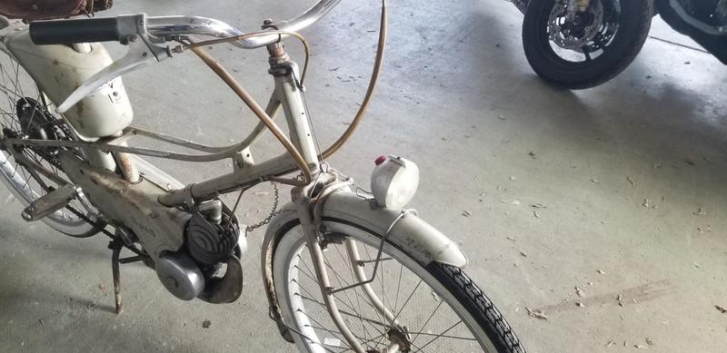 Motobécane-Motoconfort Av 33 mobylette 0049 Av33