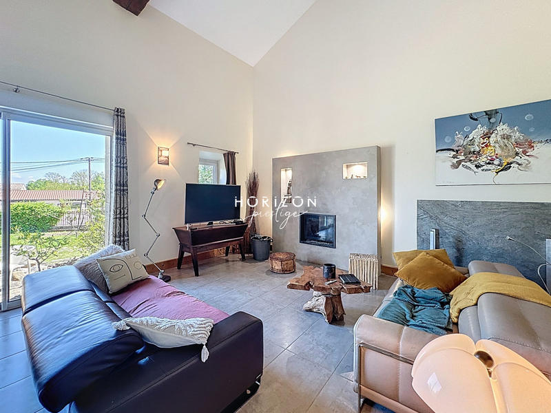 Maison - 255 m² - 6 pièces