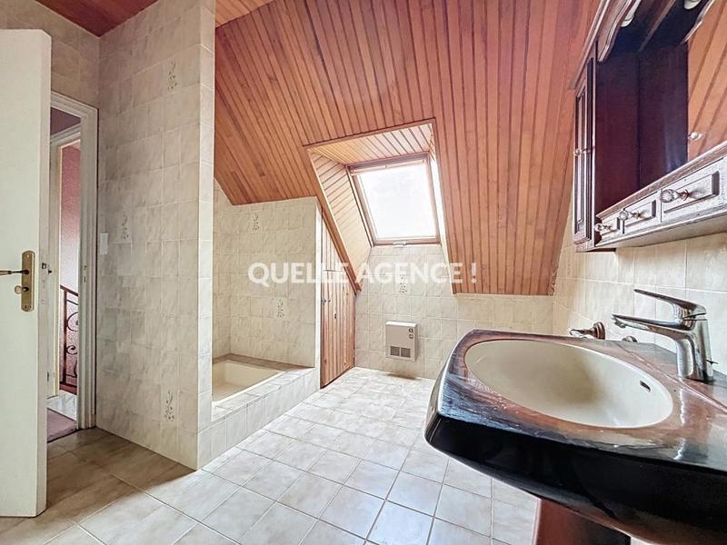 Maison - 141 m² - 8 pièces