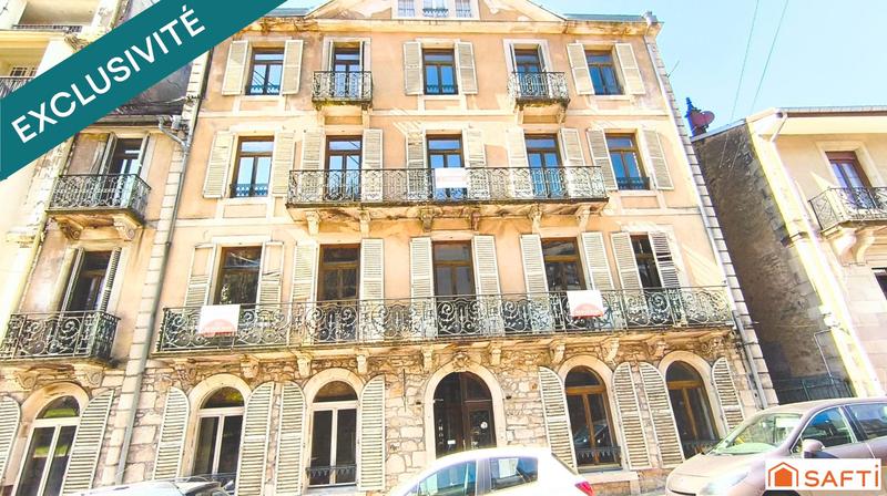 Local commercial - 1 080 m² - 34 pièces