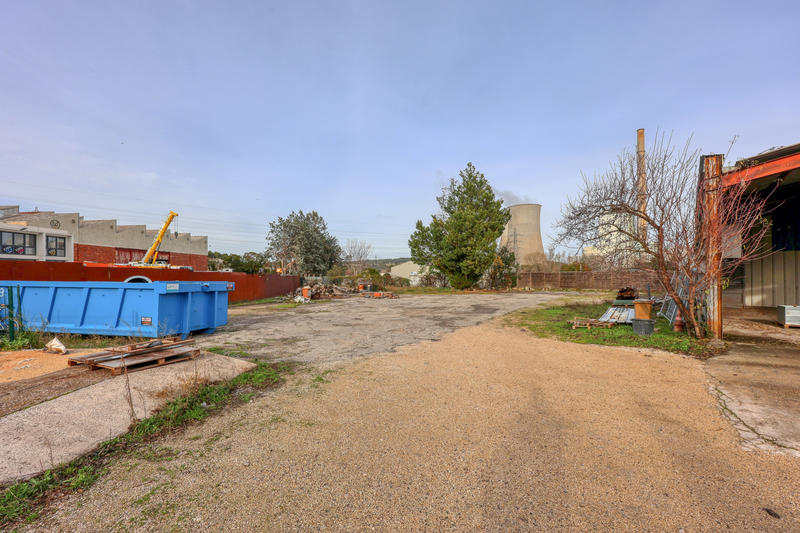 Local d'activités - 2 000 m²