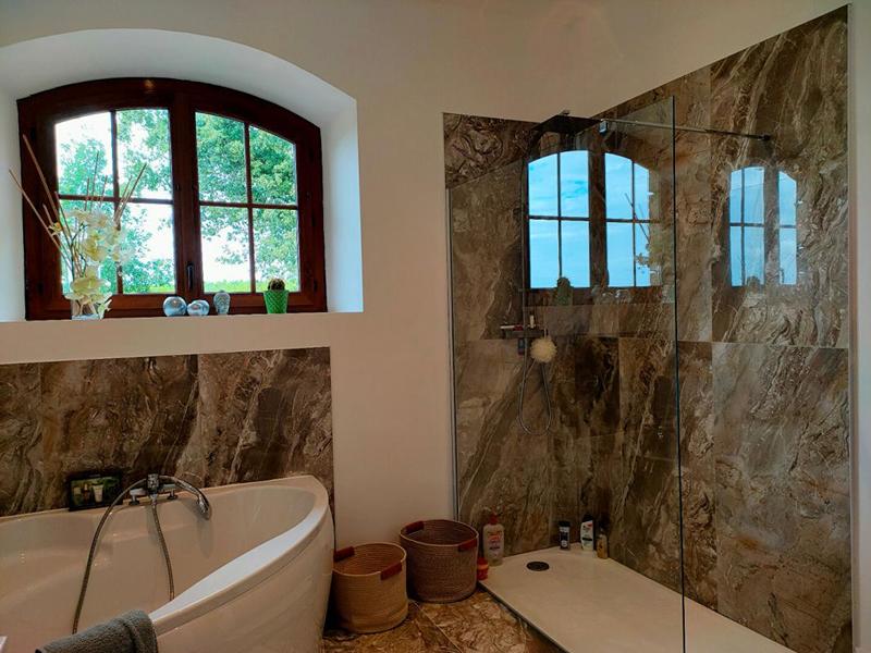 Maison - 360 m² - 8 pièces