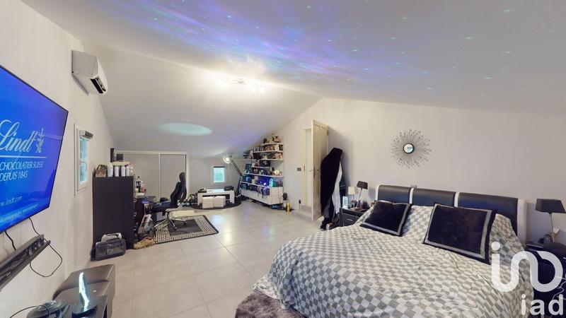 Maison - 270 m² - 9 pièces