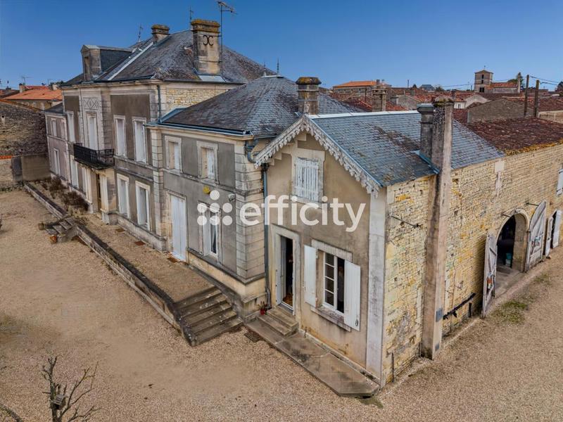 Demeure - 425 m² - 15 pièces