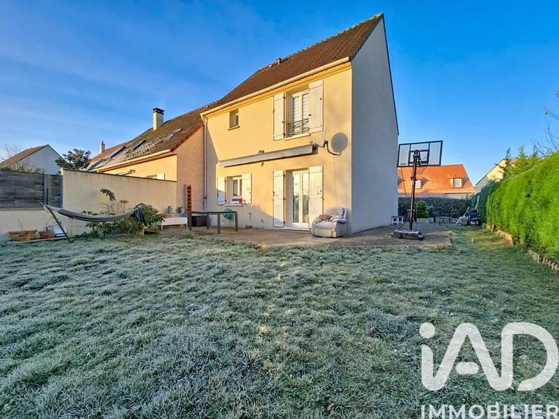 Maison - 92 m² - 5 pièces