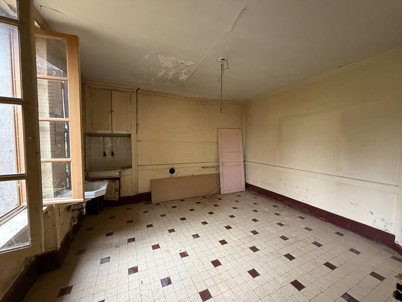 Maison - 104 m² - 10 pièces