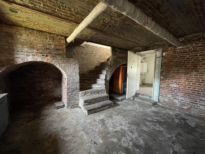 Maison - 300 m² - 3 pièces