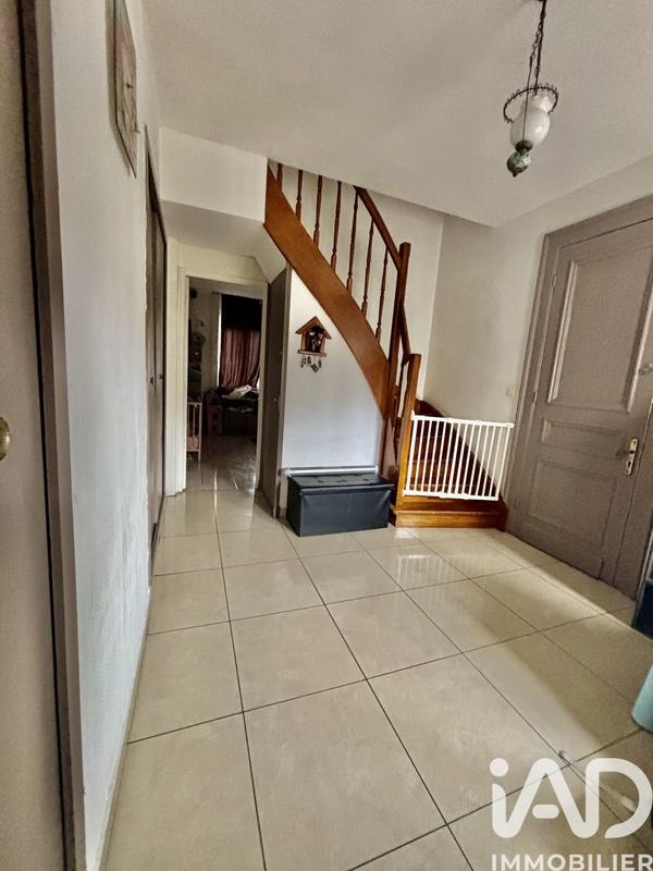 Maison - 225 m² - 6 pièces