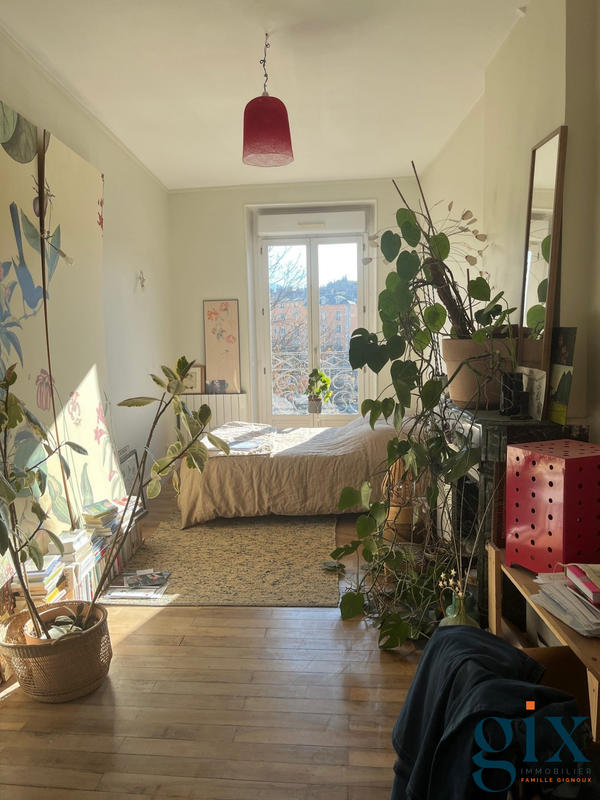 Appartement - 85 m² - 3 pièces