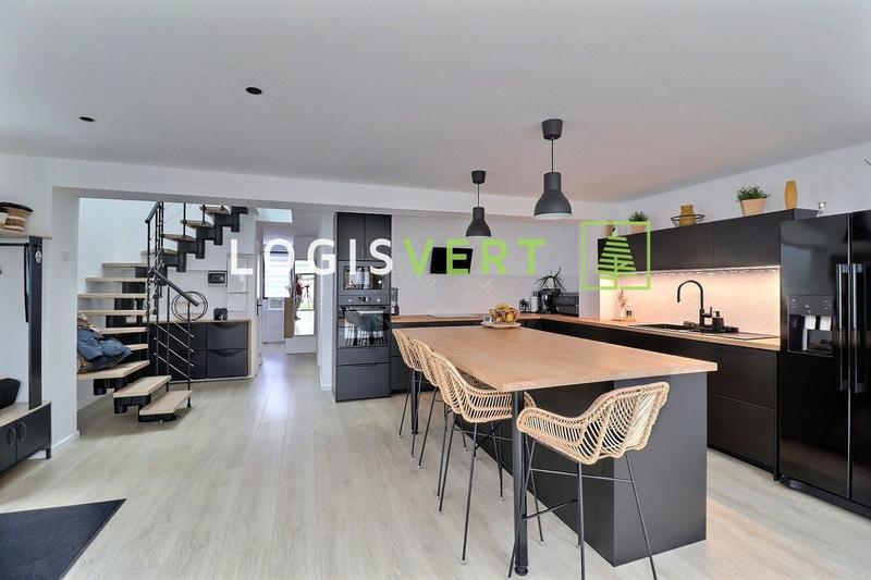 Maison - 165 m² - 6 pièces