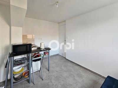 Studio - 14 m² - 2 pièces