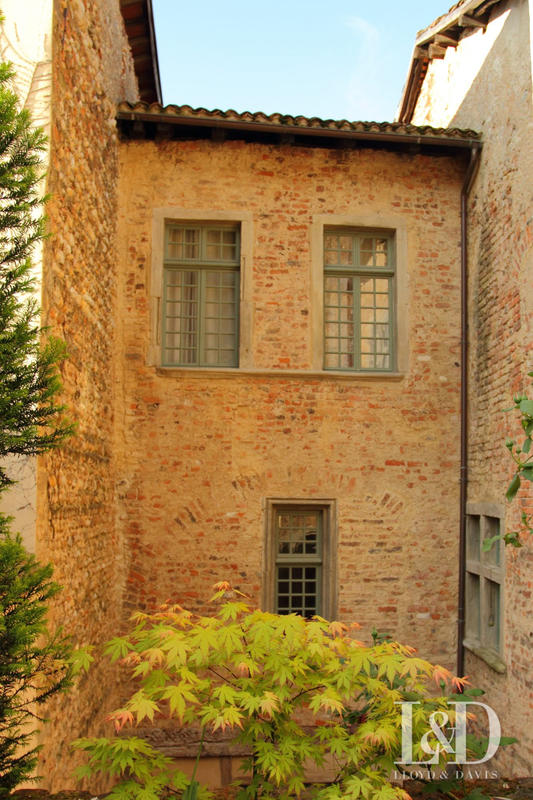 Maison - 439 m² - 10 pièces