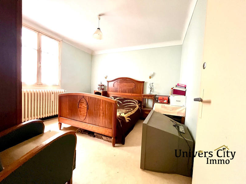 Maison - 207 m² - 9 pièces