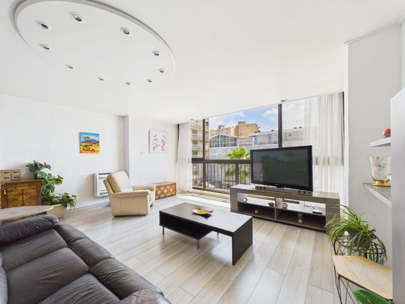 Appartement - 93 m² - 4 pièces