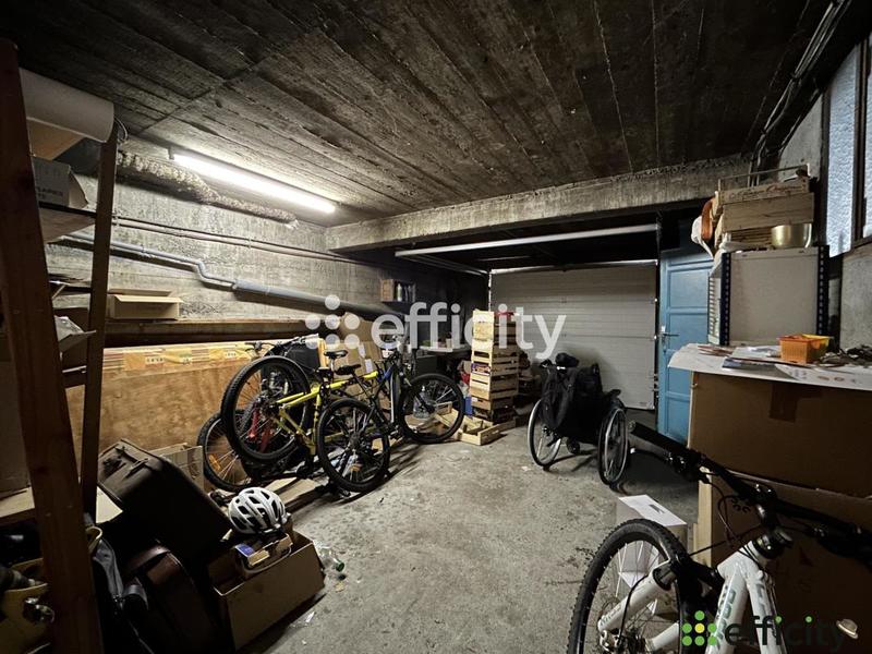 Maison - 219 m² - 10 pièces