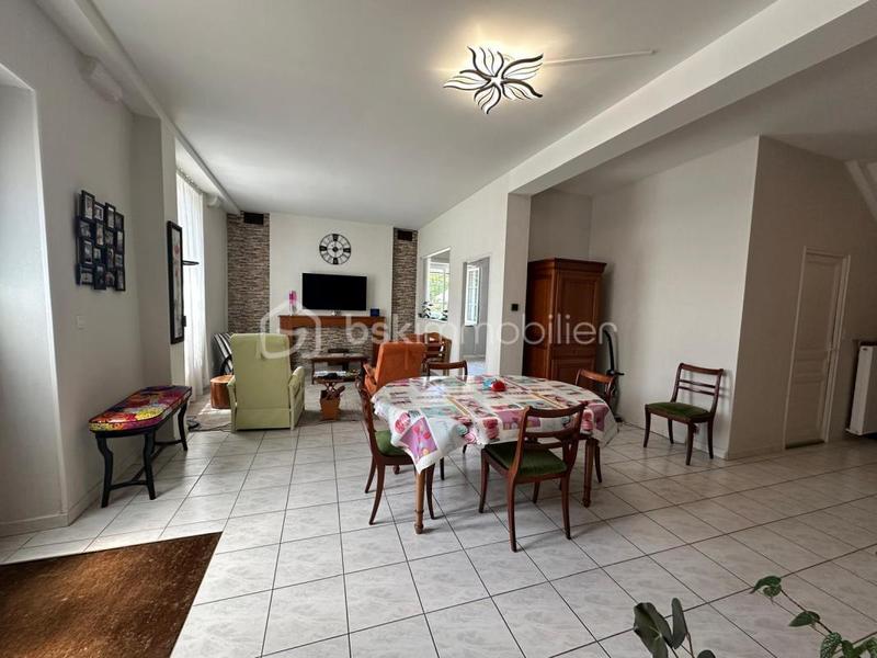 Maison - 288 m² - 12 pièces