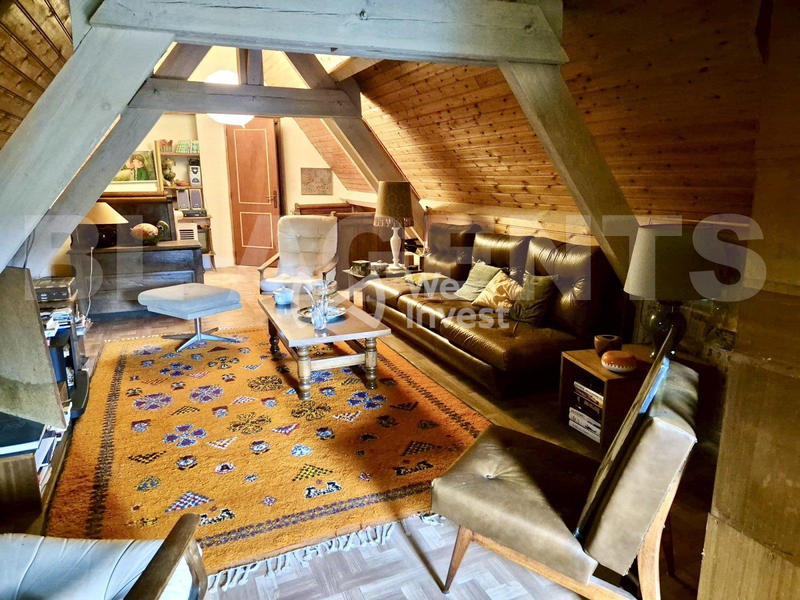 Maison - 257 m² - 11 pièces