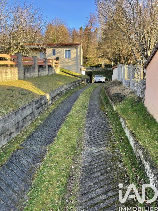 Maison - 99 m² - 4 pièces