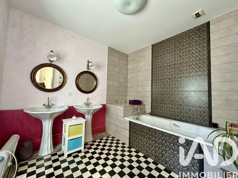 Maison - 502 m² - 13 pièces