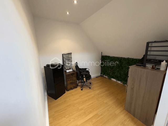 Maison - 186 m² - 9 pièces