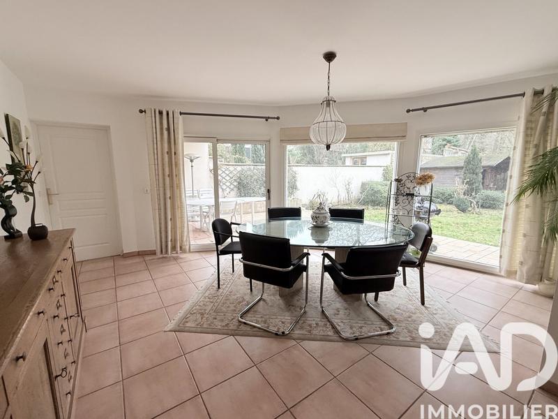 Maison - 261 m² - 8 pièces