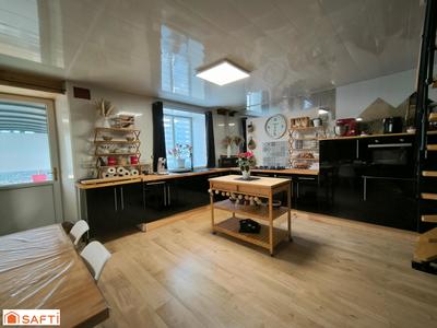 Maison - 128 m² - 7 pièces